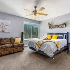 Mountain Condo w/ City View & Free Parking