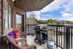 Ski-in Chic Condo w/ Hot Tub, Near Downtown