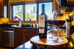 Secluded Luxury Duplex: Hot Tub, 5 Min to Slopes