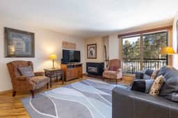 Ski-In/Ski-Out Breck Condo w/ Pool & Free Parking - Image 2