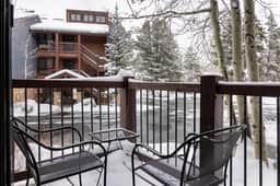 Breckenridge Condo w/ Hot Tub & Mountain Views