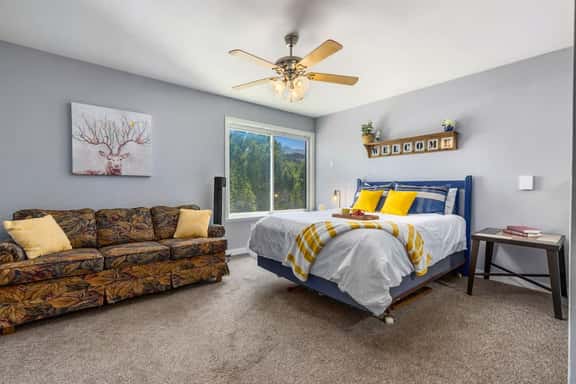 Mountain Condo w/ City View & Free Parking - Image 1