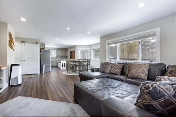 Peak 9 Breck Condo w/Hot Tub & Mountain Views - Image 1