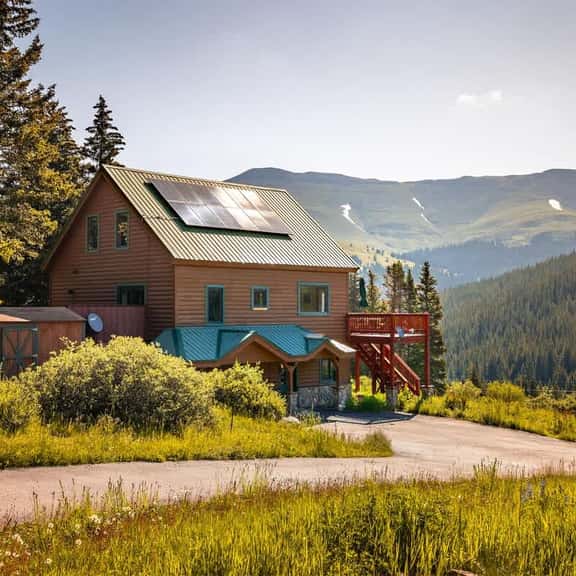 Pet-Friendly Mountain Cabin with Hot Tub & Stunning Views - Image 1