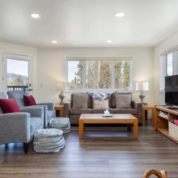Chic Condo w/ Hot Tub, Near Downtown - Image 1