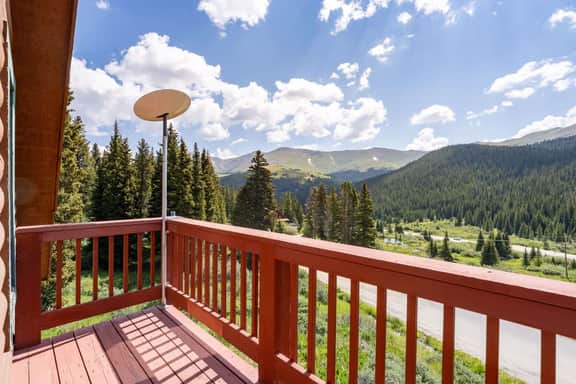 Pet-Friendly Mountain Cabin with Hot Tub & Stunning Views - Image 2