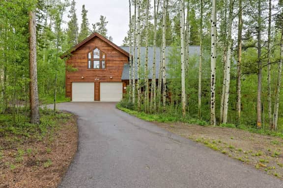 Peak 7 Cabin w/ Ten Mile Range Views, Fireplace