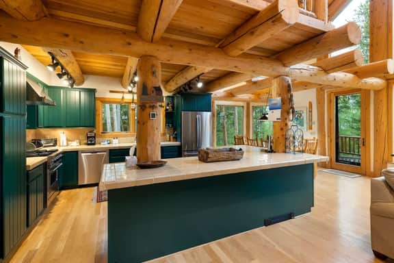 Peak 7 Cabin w/ Ten Mile Range Views, Fireplace