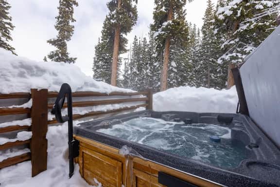 Rustic Breckenridge Cabin w/ Hot Tub & Forest View