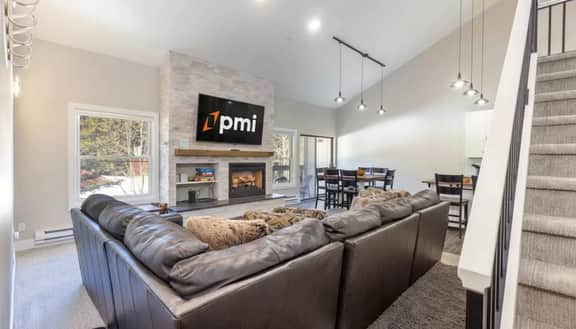 Prime Breck Location – Walk to Ski & Shops - Image 2