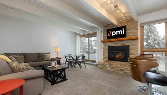 Breckenridge Condo w/ Hot Tub & Mountain Views - Image 2