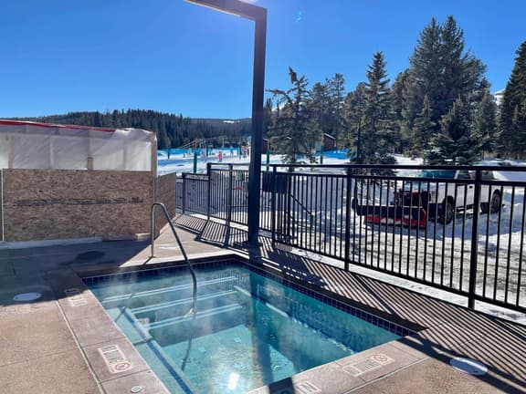 Ski-In/Ski-Out Condo: Prime Main St. Location, Views