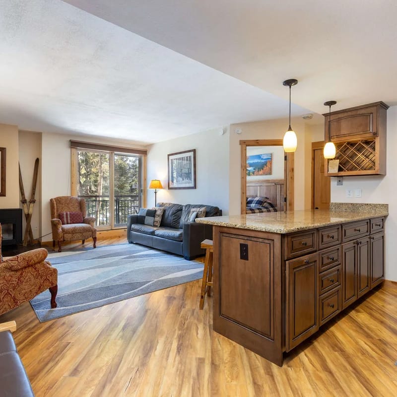 Ski-In/Ski-Out Breck Condo w/ Pool & Free Parking